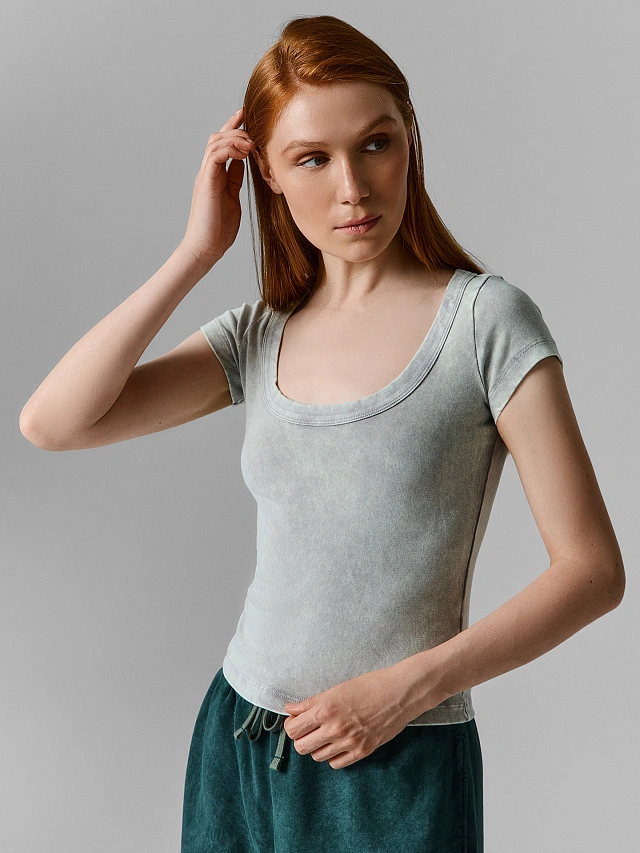 Футболка женская серая с глубоким вырезом, Acid wash на сером камне, 25-ОБР41565Ц-1
Футболка женская серая с глубоким вырезом, Acid wash на сером камне, 25-ОБР41565Ц-1