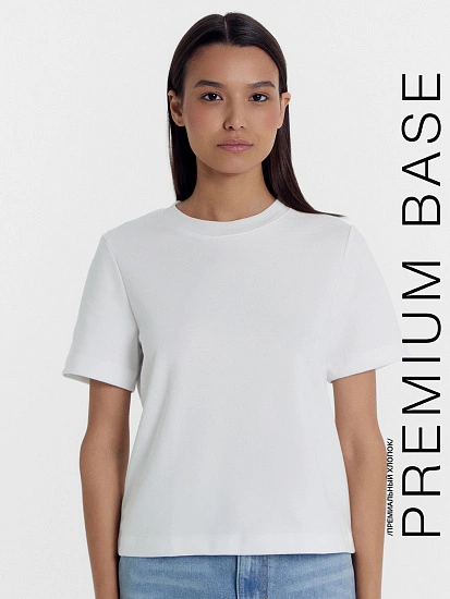 картинка Футболка женская в белом цвете от магазина стильной одежды Mark Formelle