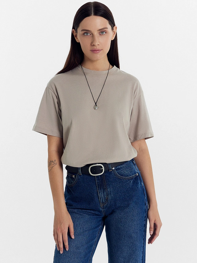 Футболка женская в коричневом цвете - 5