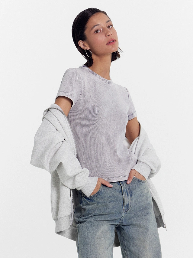 Футболка женская серая с обработкой эйсид - 5