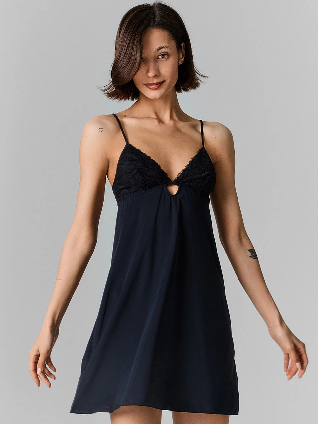 

Сорочка ночная женская в черном цвете с кружевными деталями, Черный, 24-28476ПП-8