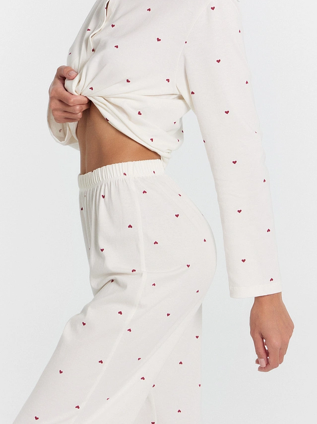 Пижама женская белая с принтом "сердечки" - 9