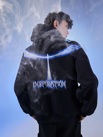 картинка Худи мужское черное с принтом и надписью "Inspiration" от магазина мужской одежды Mark Formelle