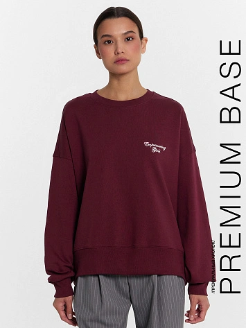 Свитшот женский бордовый оверсайз с вышивкой на груди "empowering girls"