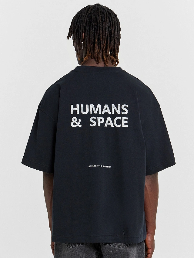 Футболка мужская черная с надписью "Humans space" - 2