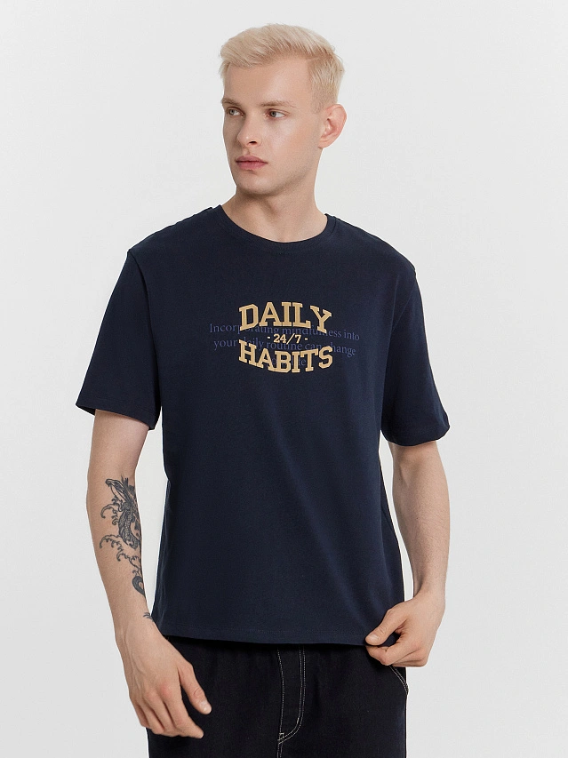 

Футболка мужская синяя с надписью "daily habits", Неви +печать, 24-4424П-0