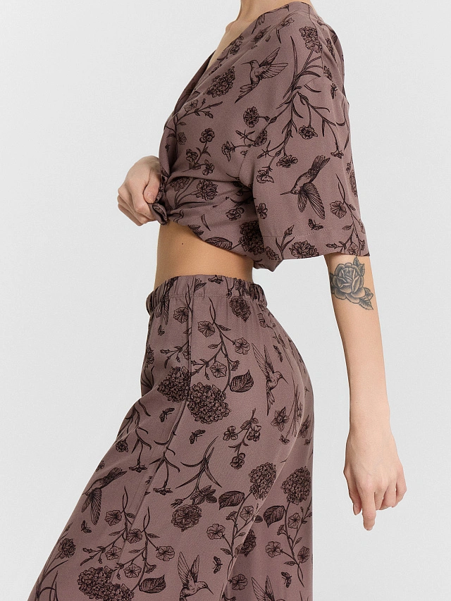Комплект домашний женский коричневый с цветочным принтом - 10
