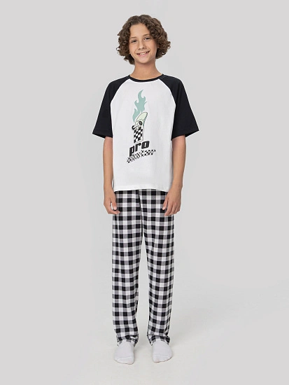 картинка Комплект домашний для мальчиков с принтом и надписью "pro skator" от магазина одежды для мальчиков от бренда Mark Formelle