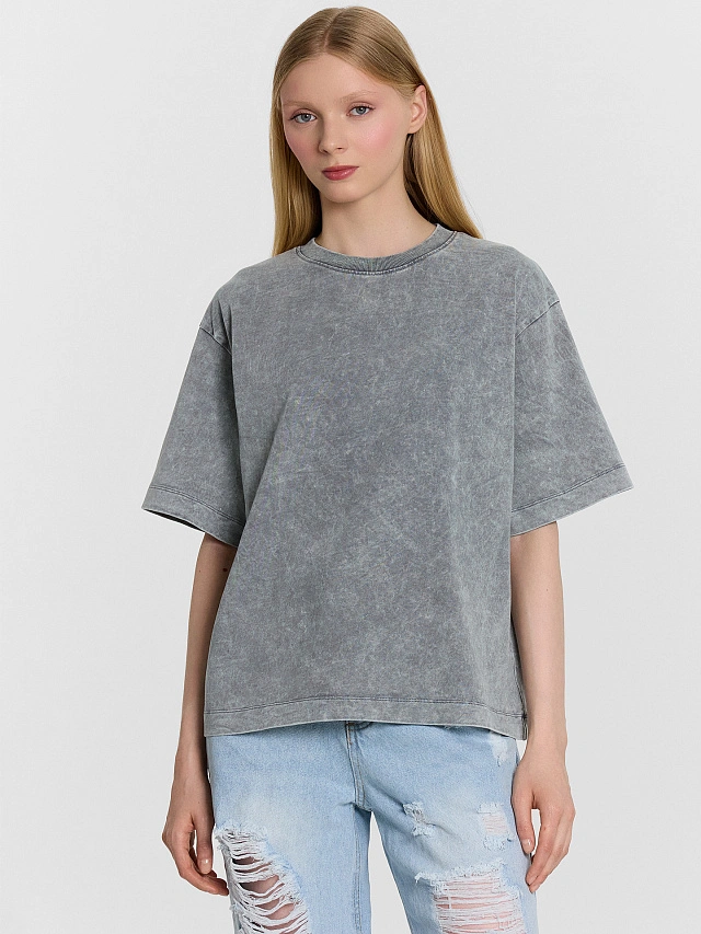 

Футболка женская серая с обработкой эйсид, Acid wash серый дым, 24-ОБР32152Ц-0