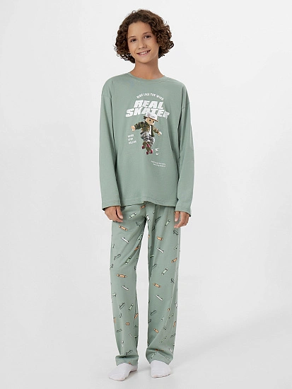 картинка Комплект для мальчиков зеленый с надписью "Real skater" от магазина одежды для мальчиков от бренда Mark Formelle