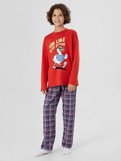 картинка Комплект для мальчиков с надписью "Run like never before" от магазина одежды для мальчиков от бренда Mark Formelle