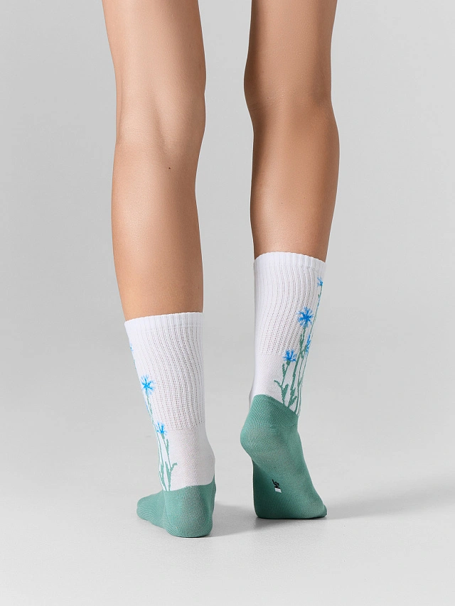 Носки женские белые с рисунком васильков - 4
