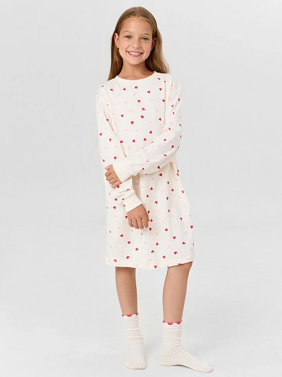 картинка Сорочка ночная для девочек бежевая в сердечки от известного бренда одежды для девочек Mark Formelle