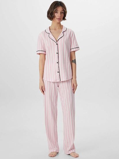 картинка Комплект домашний женский в полоску с надписью "S.Petersburg" от магазина стильной одежды Mark Formelle