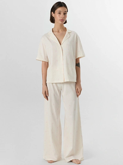 картинка Комплект женский домашний молочный от магазина стильной одежды Mark Formelle