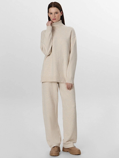 картинка Комплект женский бежевый от магазина стильной одежды Mark Formelle