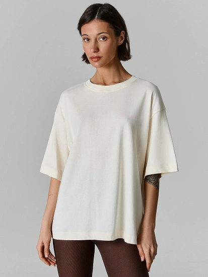 картинка ФУТБОЛКА ЖЕНСКАЯ от магазина стильной одежды Mark Formelle