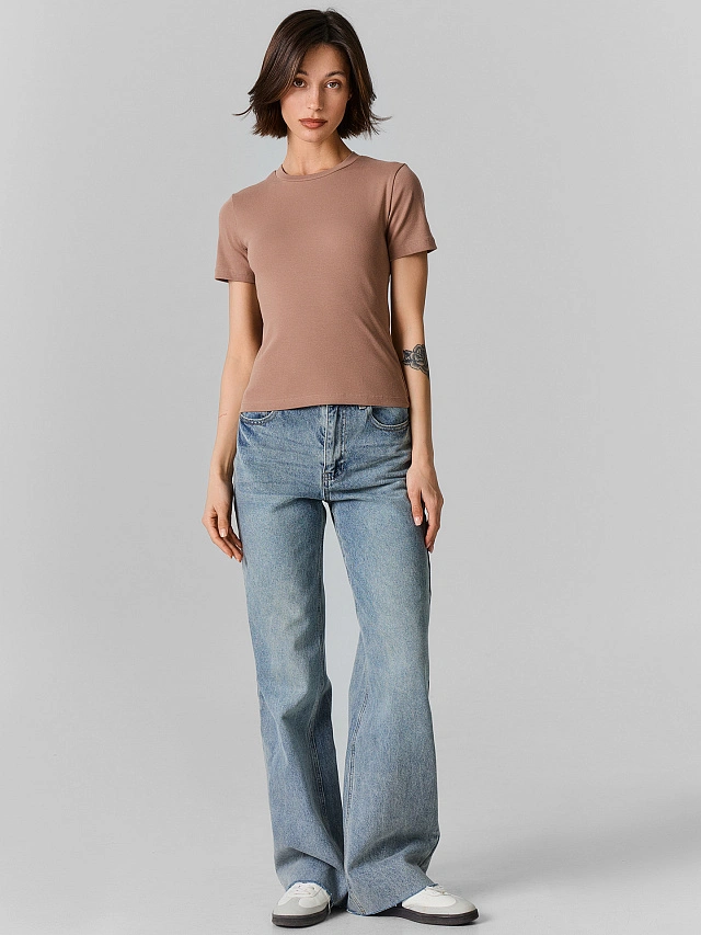 Джемпер женский коричневый прилегающего силуэта - 2