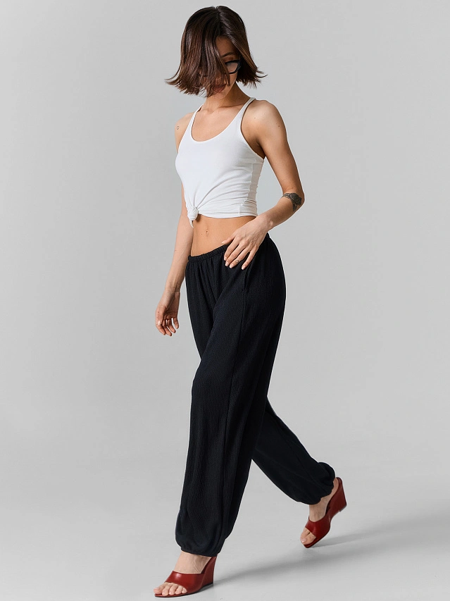 Брюки джоггеры женские черные свободного кроя