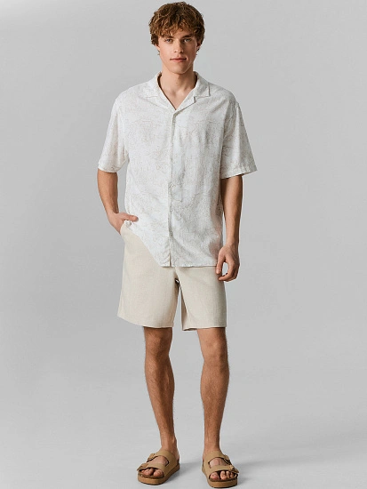 картинка Шорты мужские бежевые льняные от магазина мужской одежды Mark Formelle