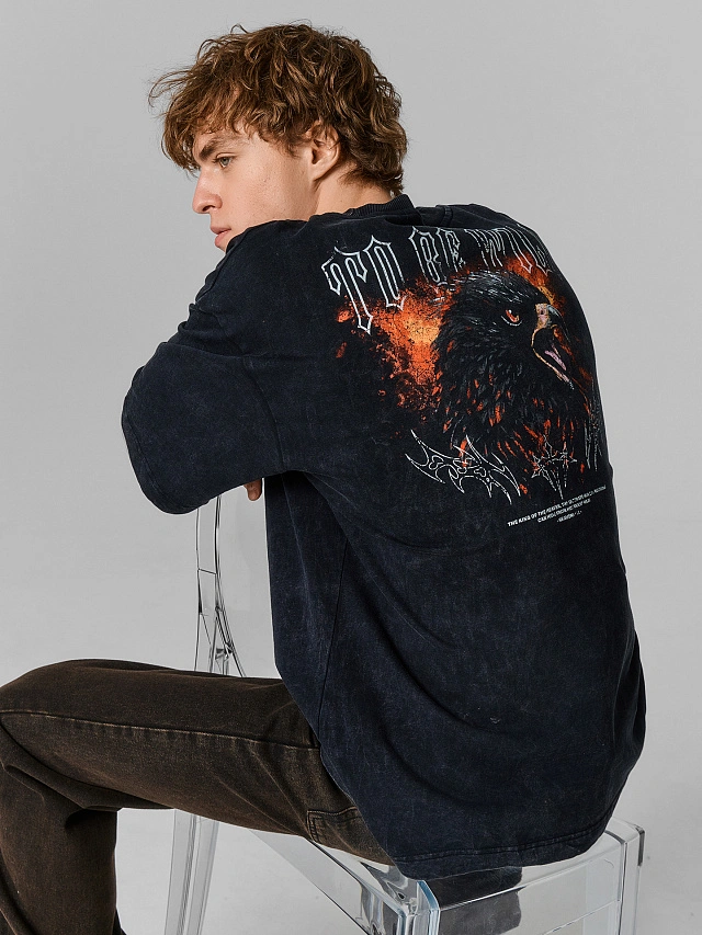 Футболка мужская черная с принтом на спине