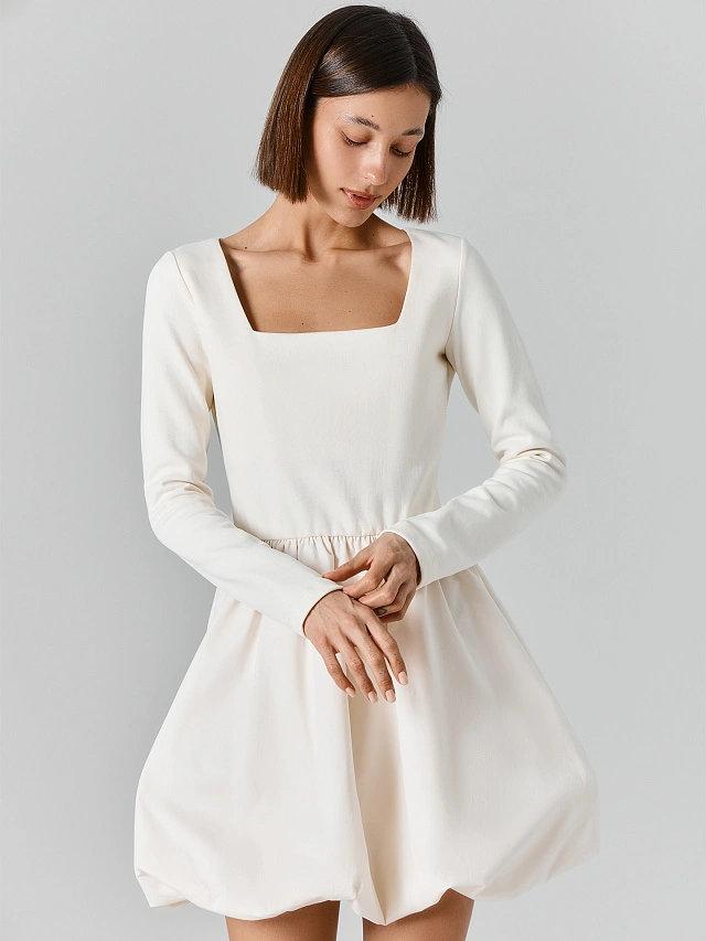 Платье женское молочное короткое с пышной юбкой