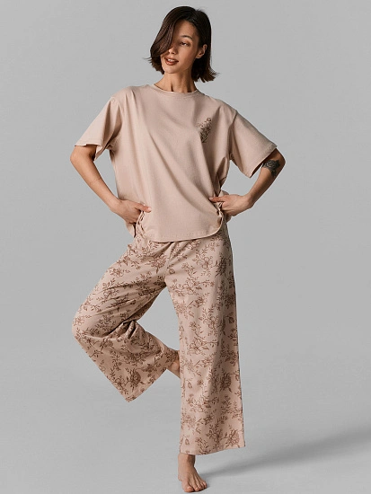 картинка КОМПЛЕКТ ЖЕНСКИЙ (ДЖЕМПЕР, БРИДЖИ) от магазина стильной одежды Mark Formelle