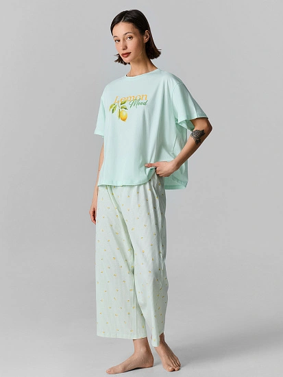 картинка КОМПЛЕКТ ЖЕНСКИЙ (ДЖЕМПЕР, БРИДЖИ) от магазина стильной одежды Mark Formelle