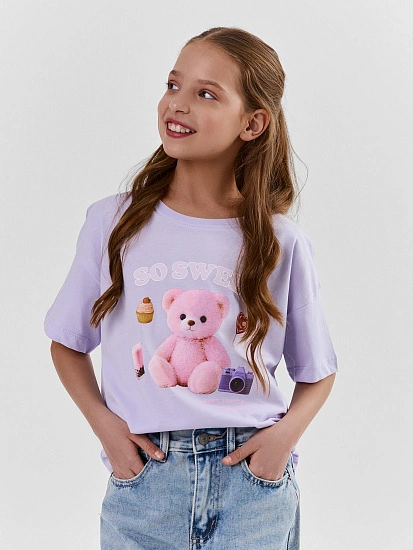 картинка Футболка для девочек фиолетовая с принтом оверсайз от известного бренда одежды для девочек Mark Formelle