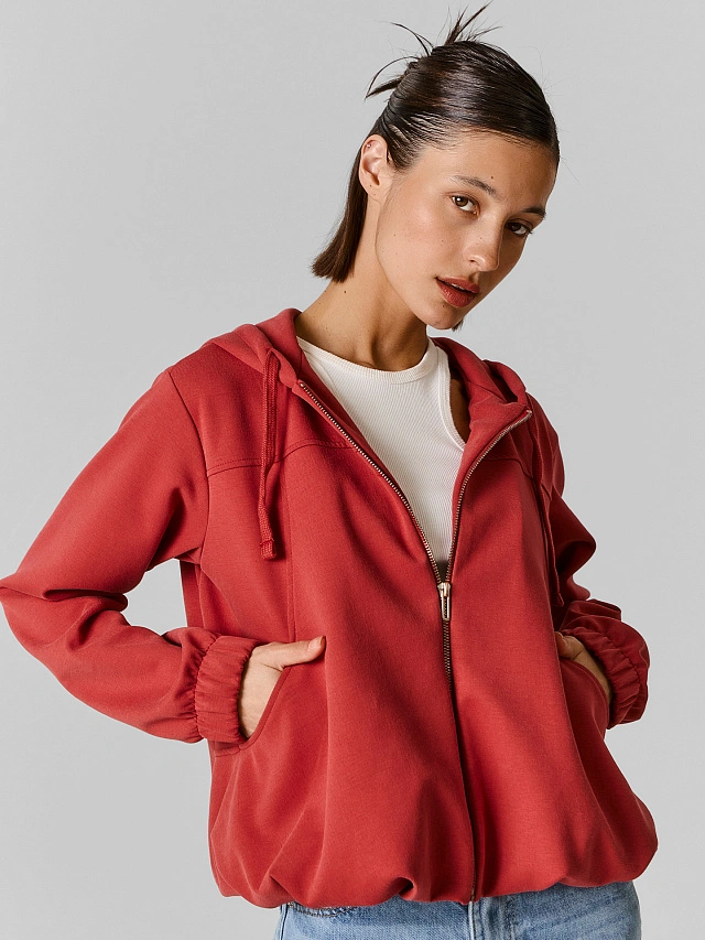 Толстовка женская красная на молнии укороченная