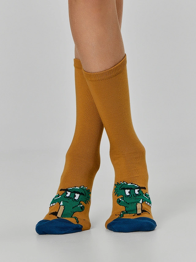 

Носки детские высокие коричневые с рисунком в виде монстров, Св.кэмел, B4-24430K