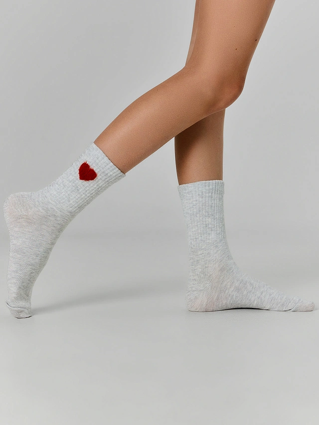 Носки детские классические серые с рисунком пушистого сердца