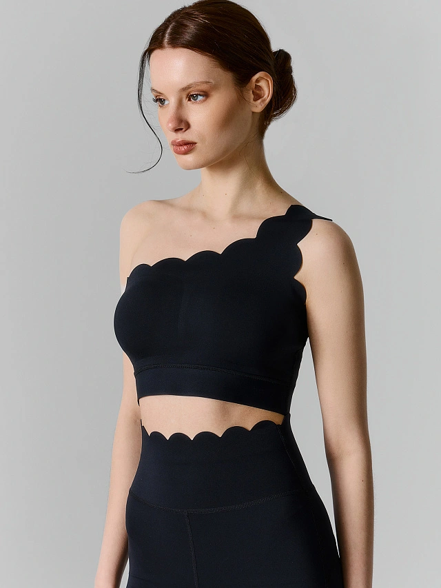 Бюстье спортивное женское черное с асимметрией