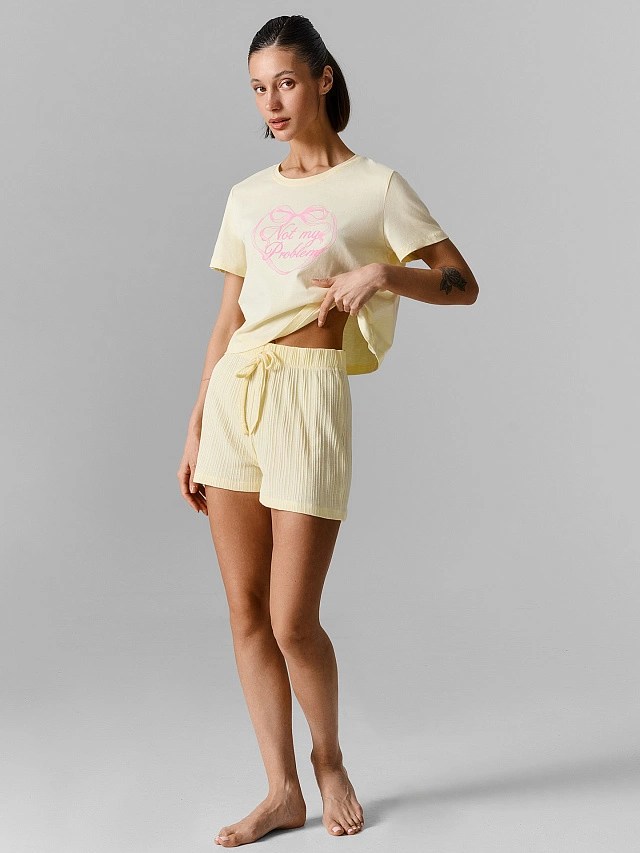 Комплект женский (джемпер, шорты)