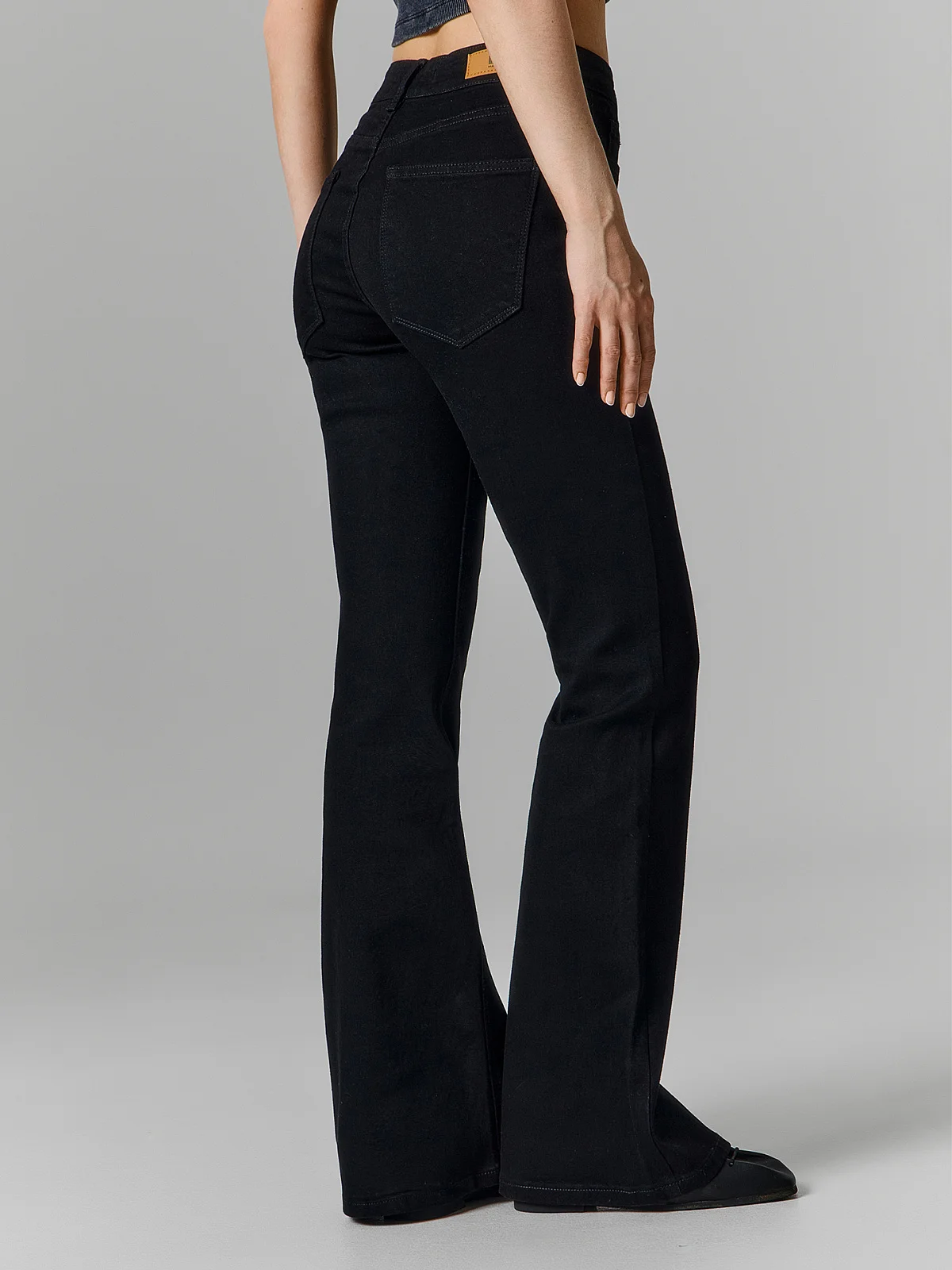 Джинсы Flare fit женские черные