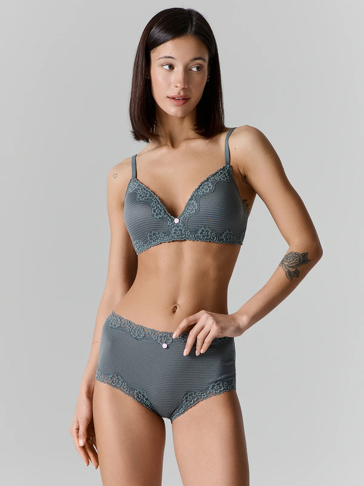 Трусы женские Mark Formelle 26-44078Ц-16К